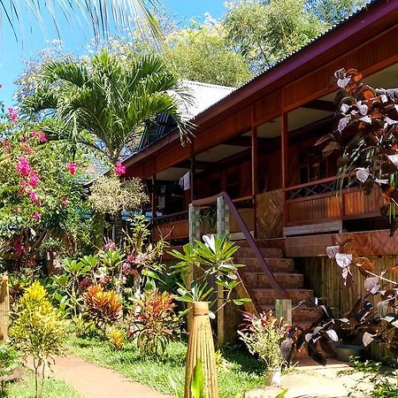Hotel Panorama Backpackers Bunaken Zewnętrze zdjęcie