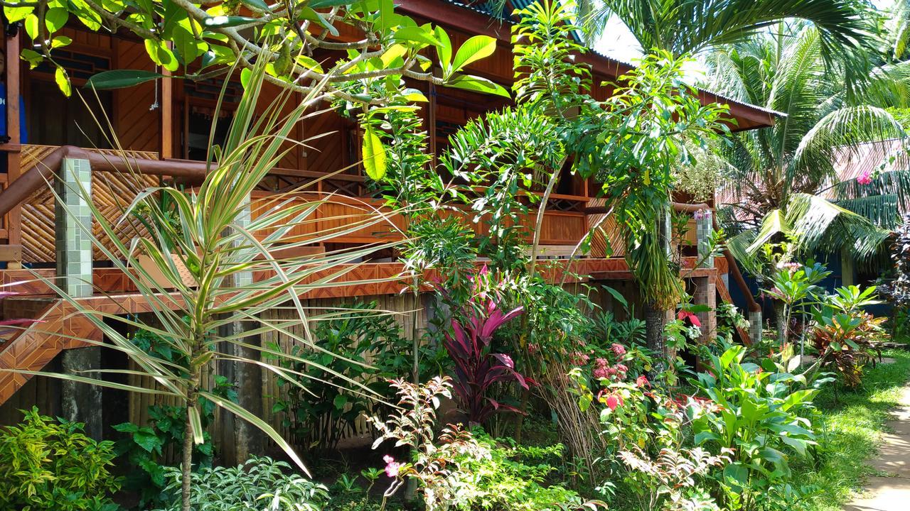 Hotel Panorama Backpackers Bunaken Zewnętrze zdjęcie