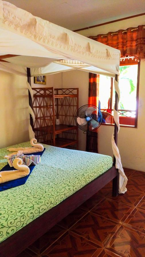 Hotel Panorama Backpackers Bunaken Zewnętrze zdjęcie